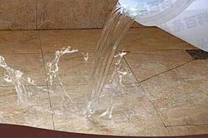 信阳市漏水维修 免砸砖防水材料该如何施工